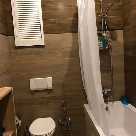 Апартаменты Zhemchuzhnie On Marselskaya