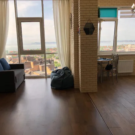 Zhemchuzhnie On Marselskaya